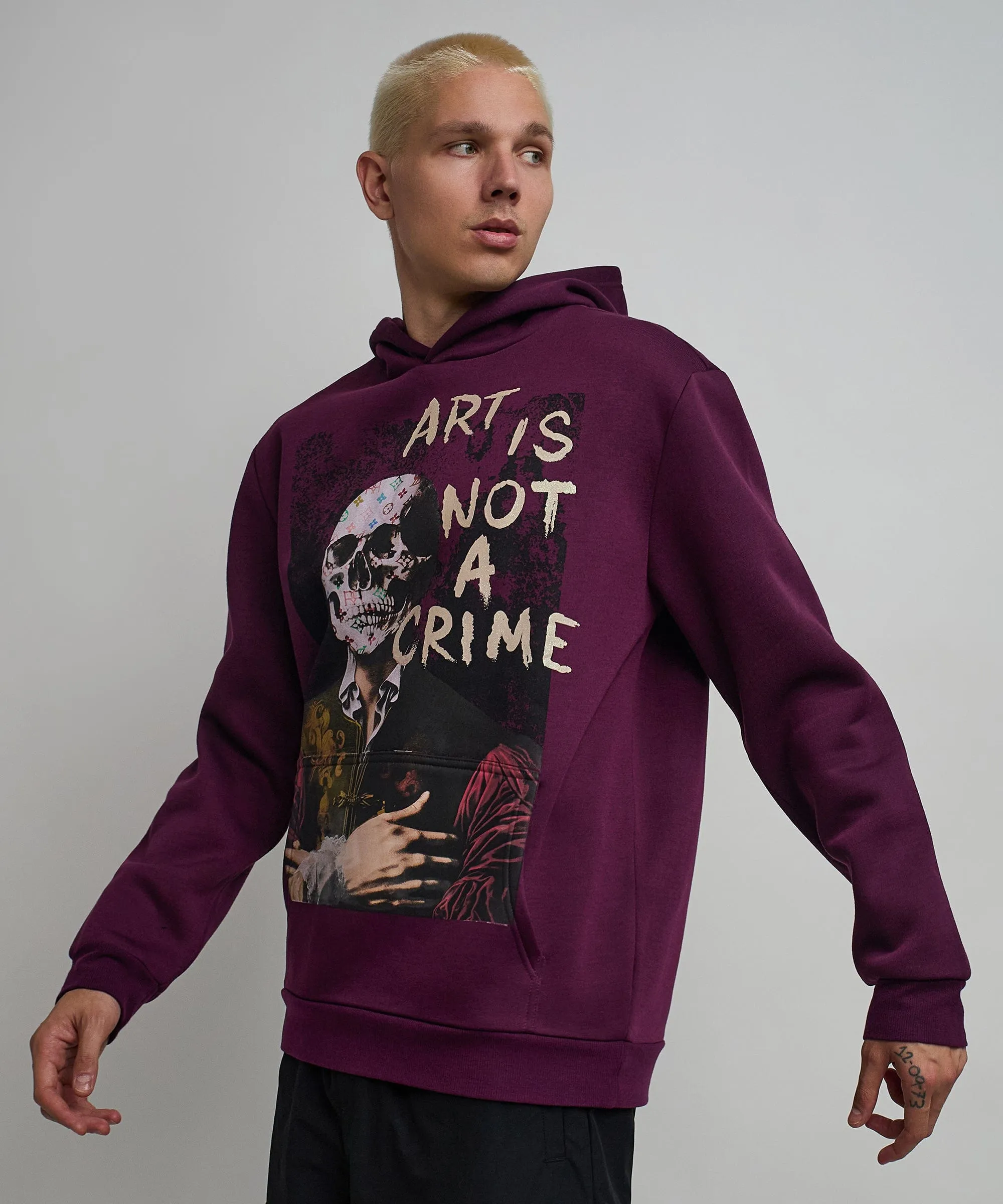 Art Is Not A Crime Graphic Print Hoodie - Burgundy