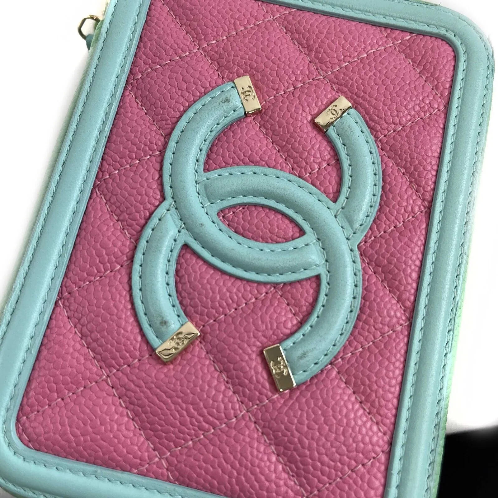 CHANEL - Mini CC Vanity Clutch Quilted Caviar - Green / Pink Crossbody