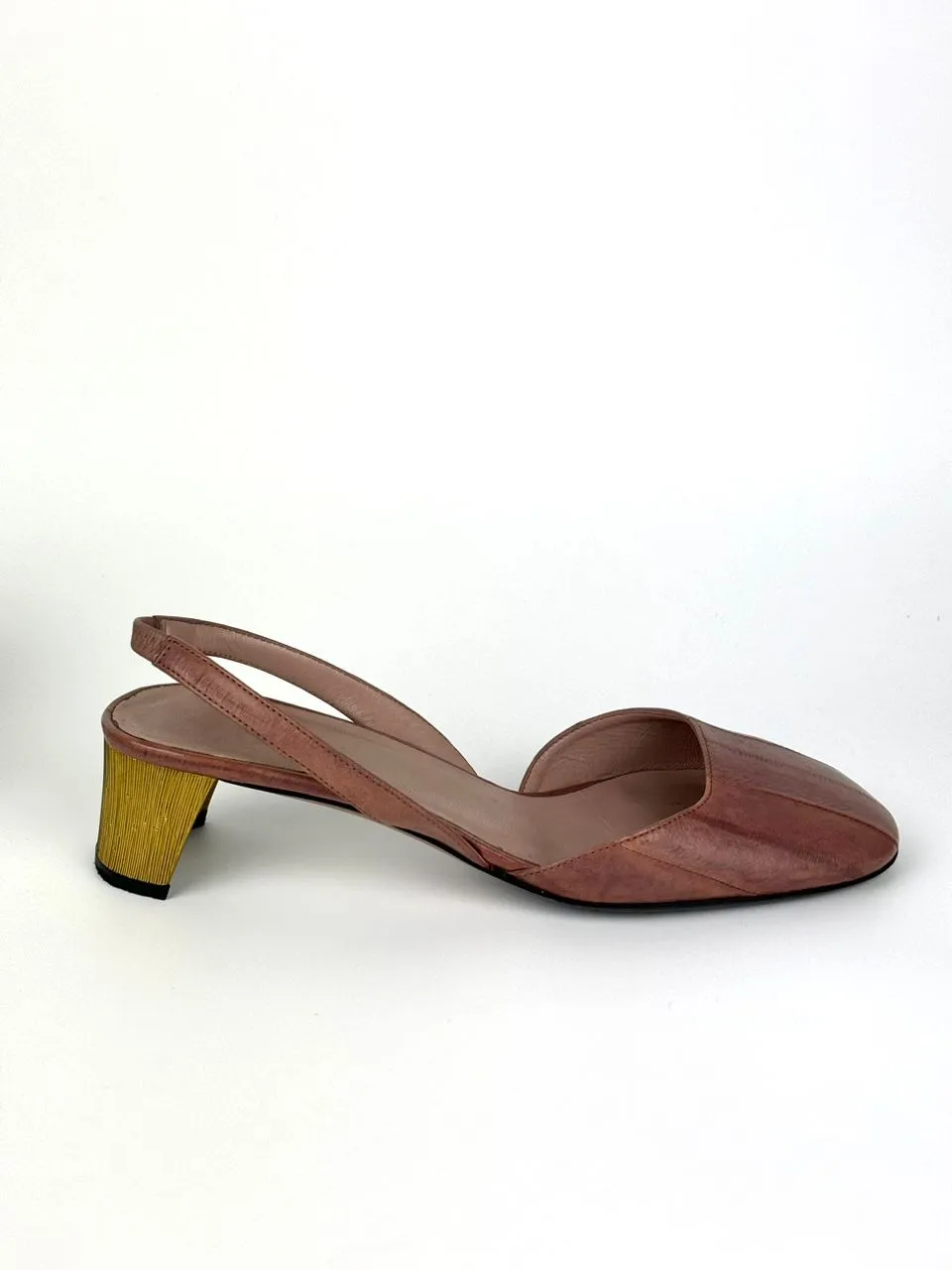 Eel Arielle Round Toe Pumps in Rose Bud