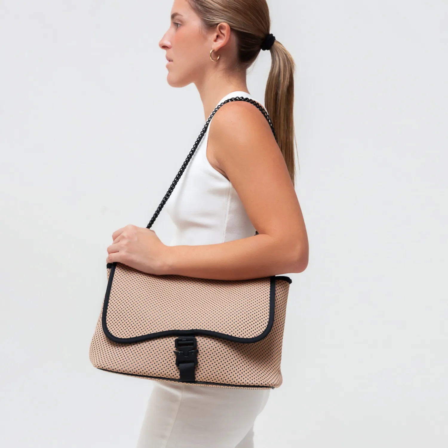 FLAP CROSSBODY TAN