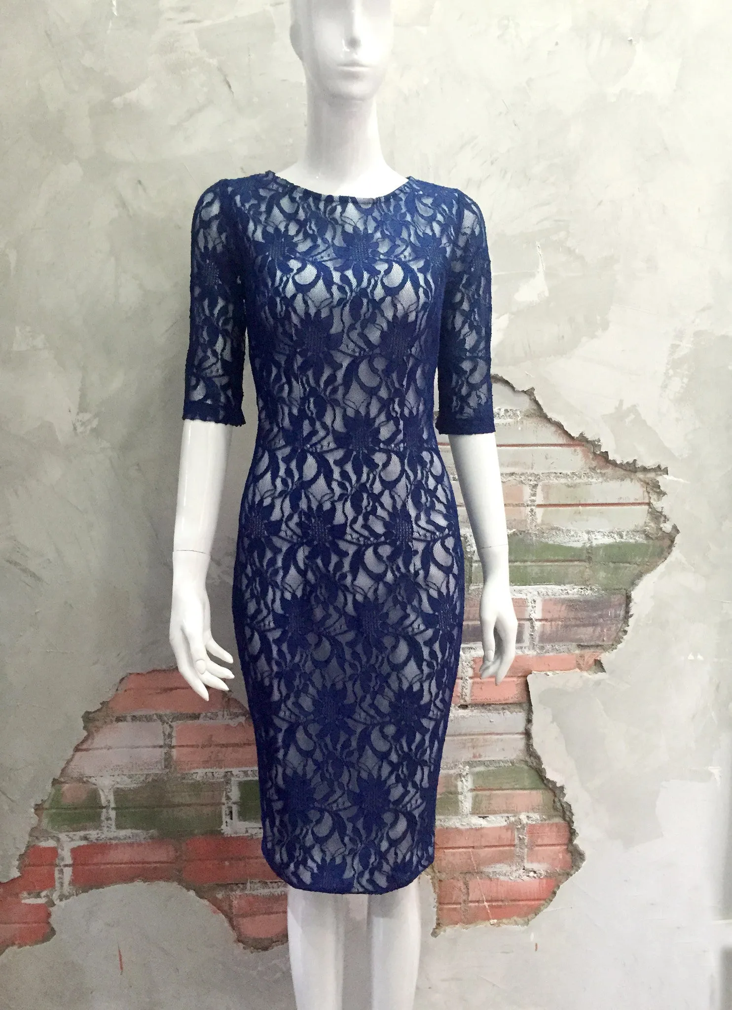 LACE beauty - boatneck lace pencil dress with sleeves