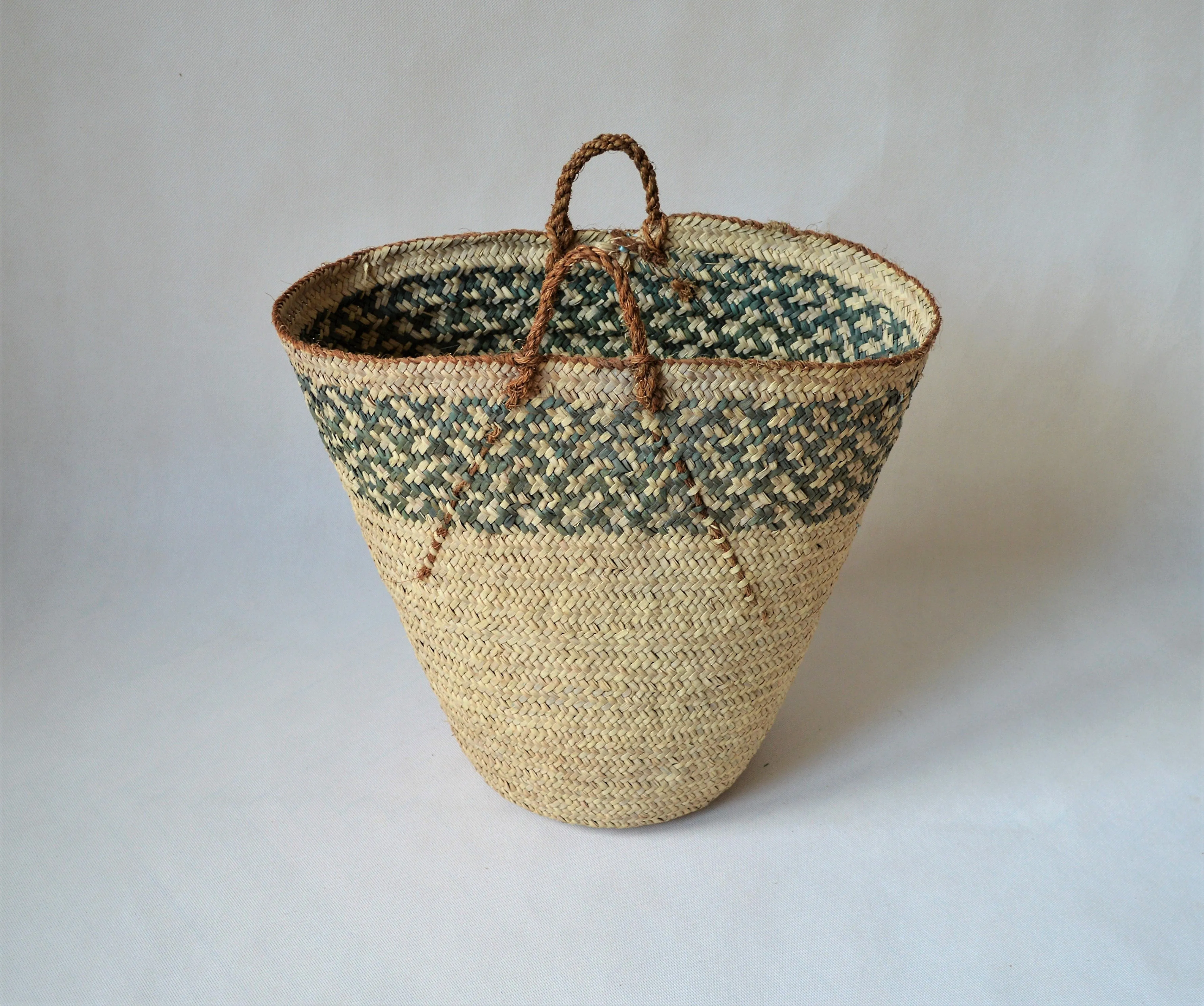 Nubian Vintage basket, Super large