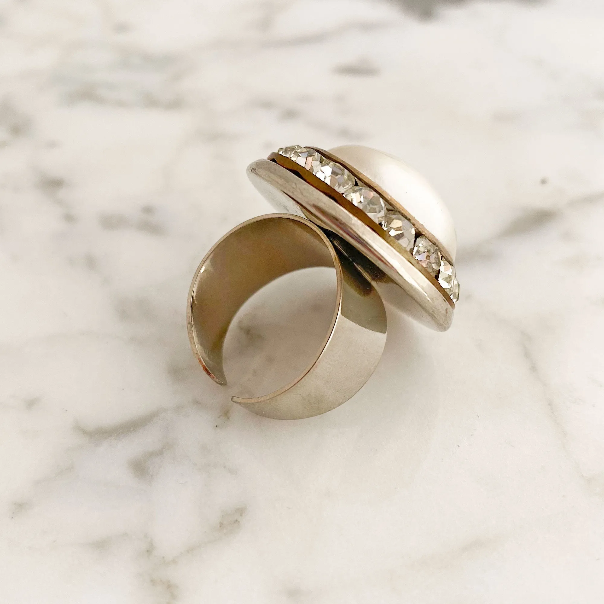 PEYTON statement pearl cocktail ring