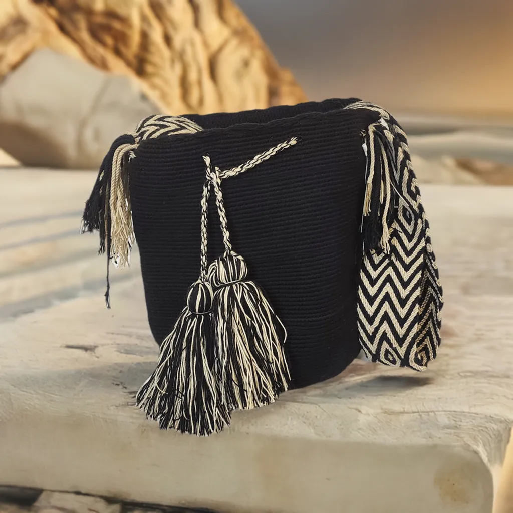 Robin Unicolor Large Handmade Wayuu Mochila Bag