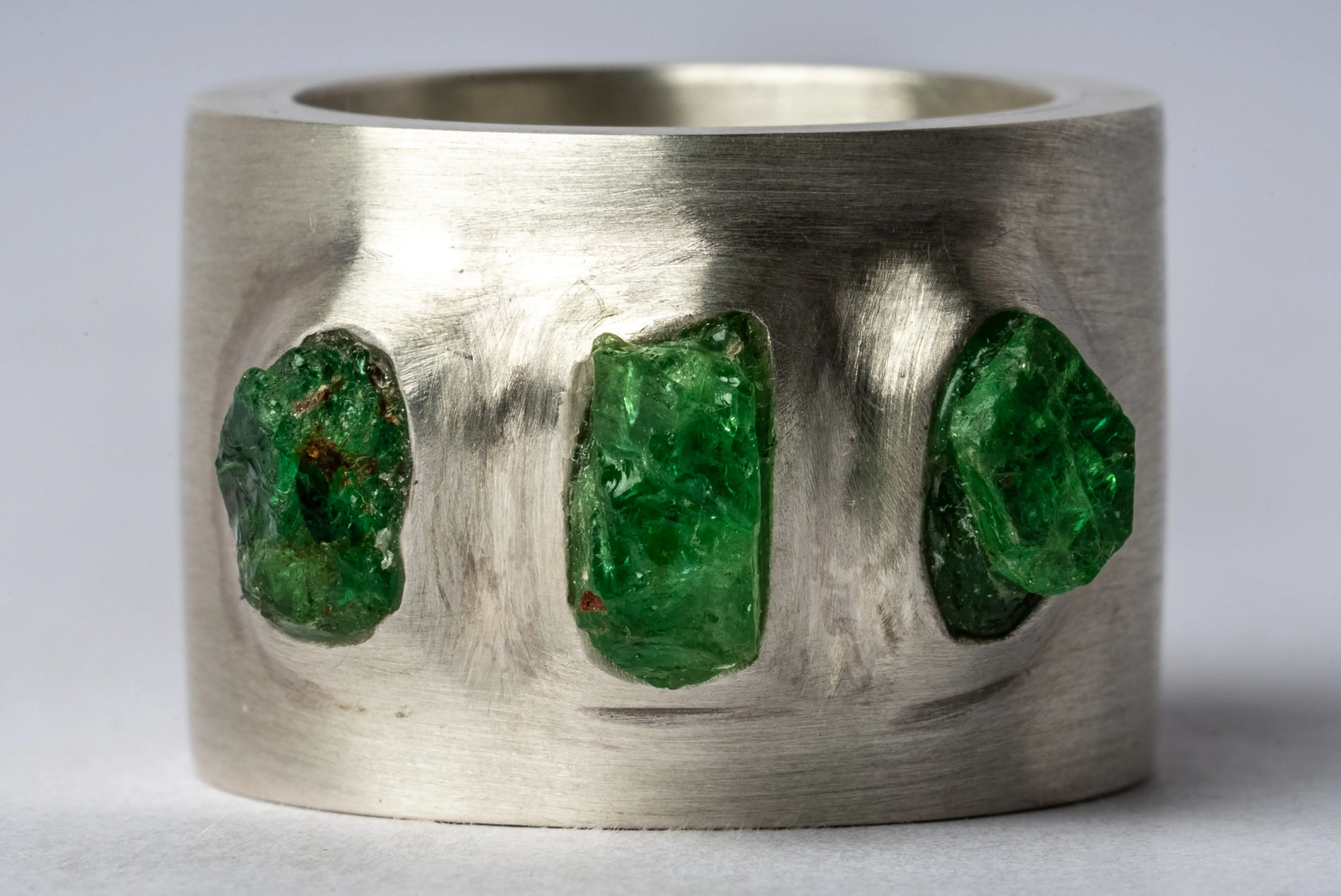 Sistema Ring (Terrestrial Surfaced, 3 Green Garnets, 17mm, MA GAR)