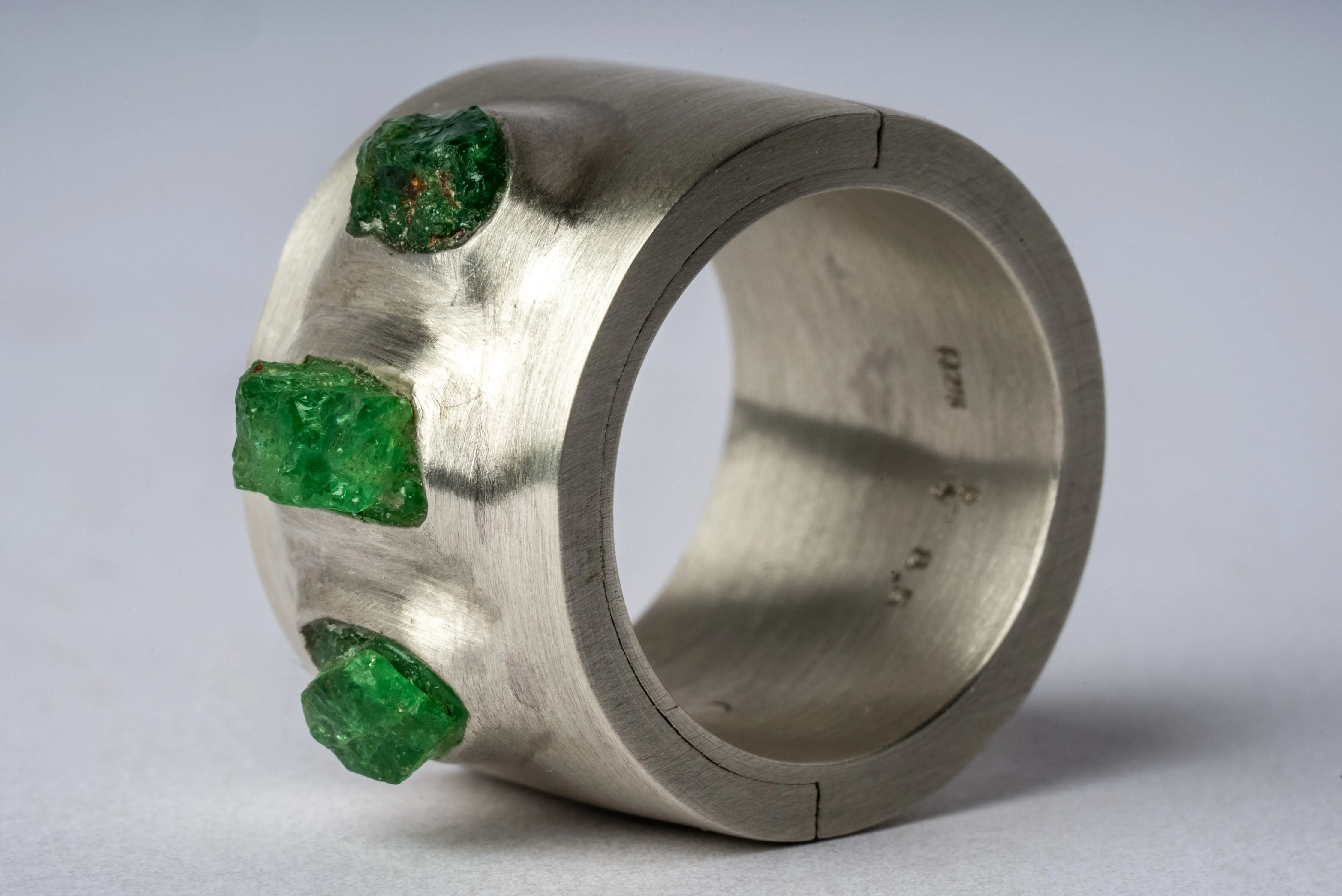 Sistema Ring (Terrestrial Surfaced, 3 Green Garnets, 17mm, MA GAR)